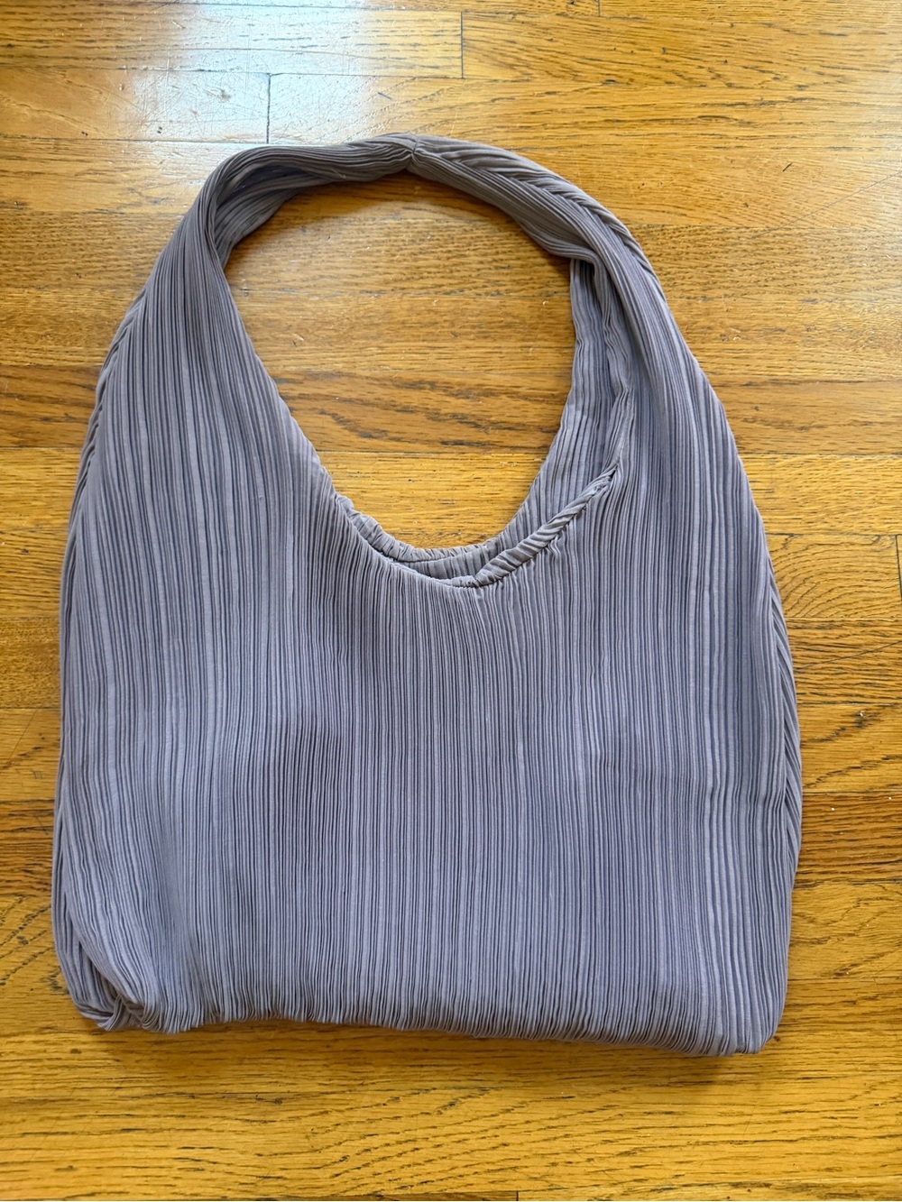 Women’s Pleated Shoulder Bag in Lilac